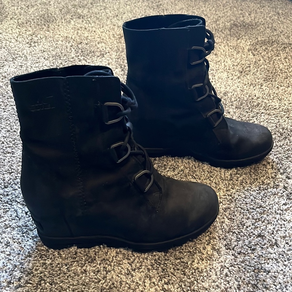 Most comfortable and practical shoes I've ever owned. Great brand Sorel.
